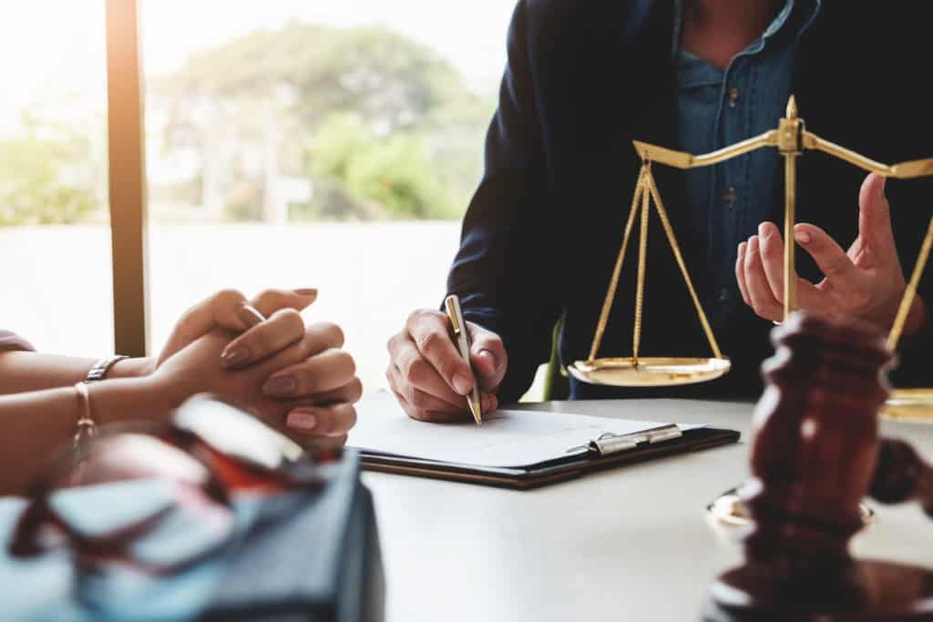 Court Applications vs. Mediation: A Less Stressful Path with EH Mediation Wiltshire